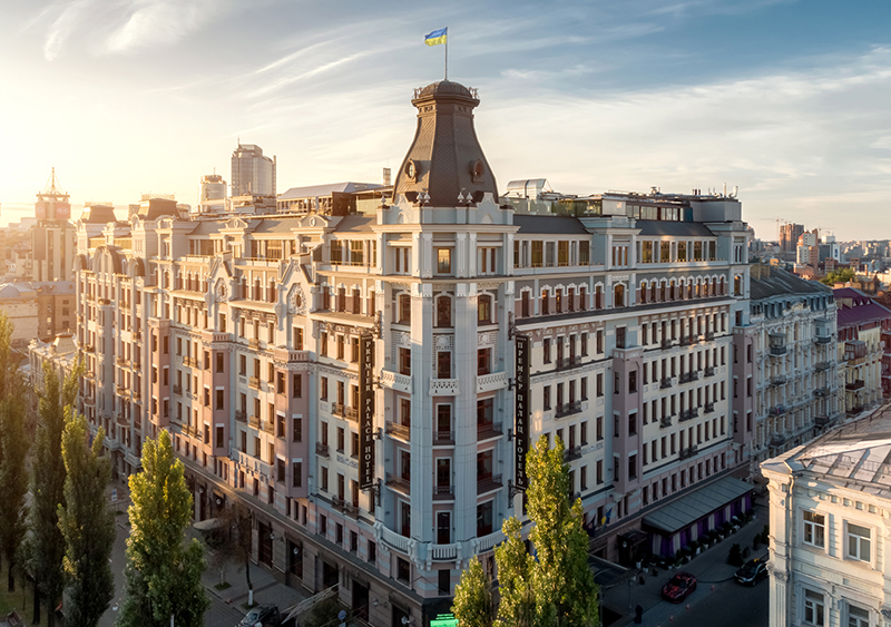 Готелі